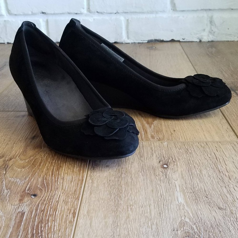 Vionic Wedge - Suede - Elevated Hayes Size 8.5